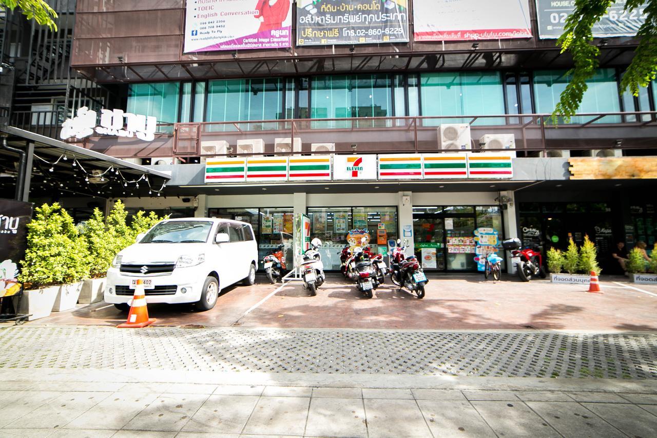 In My Bed Hostel Bangkok Exterior photo